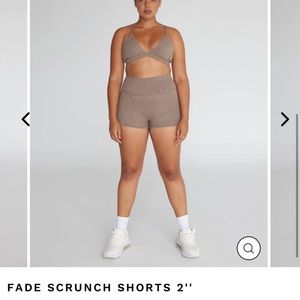 Fade Scrunch Shorts 2" in Fade Mocha.